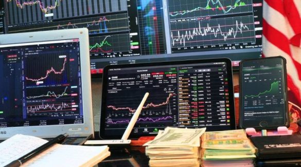 ITC share price retraces from 52-week high. Good time to buy_
